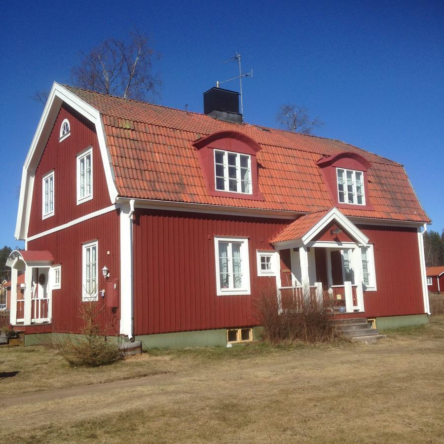Mora Vandrarhem Och Gaesthem Vinas Exterior photo