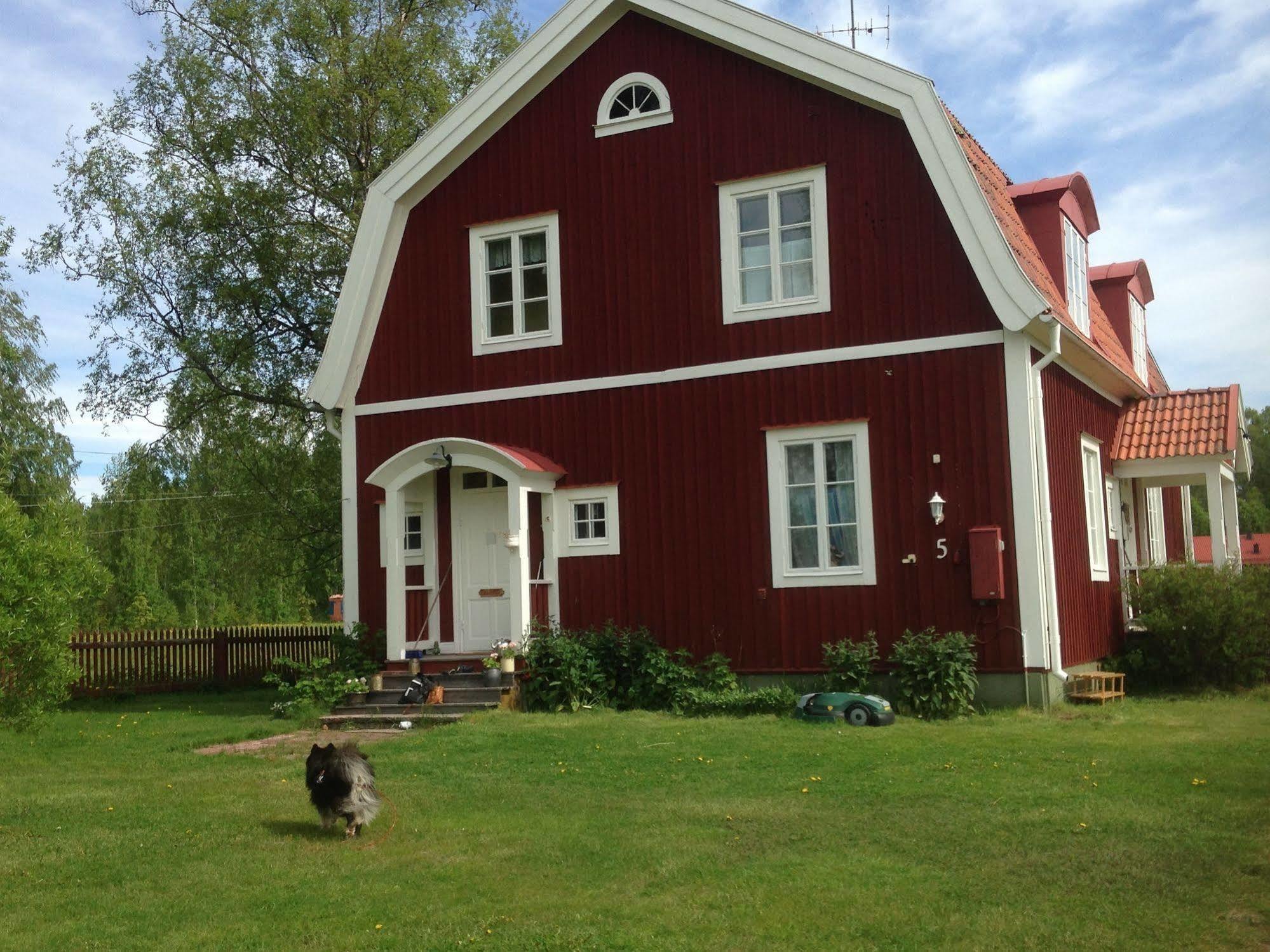 Mora Vandrarhem Och Gaesthem Vinas Exterior photo