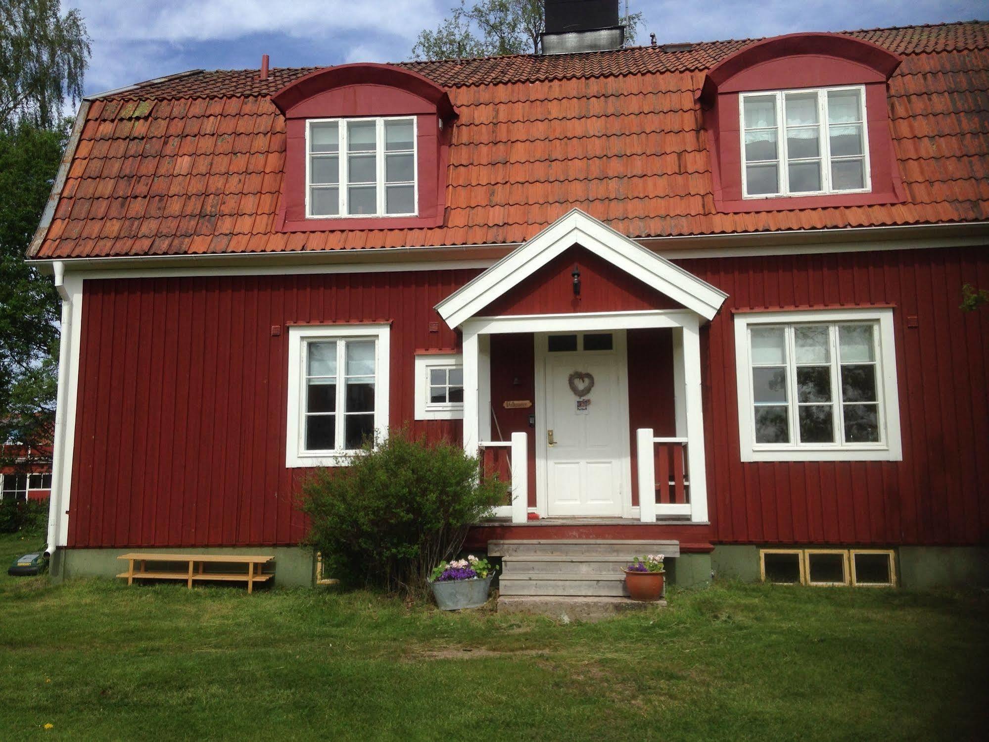 Mora Vandrarhem Och Gaesthem Vinas Exterior photo