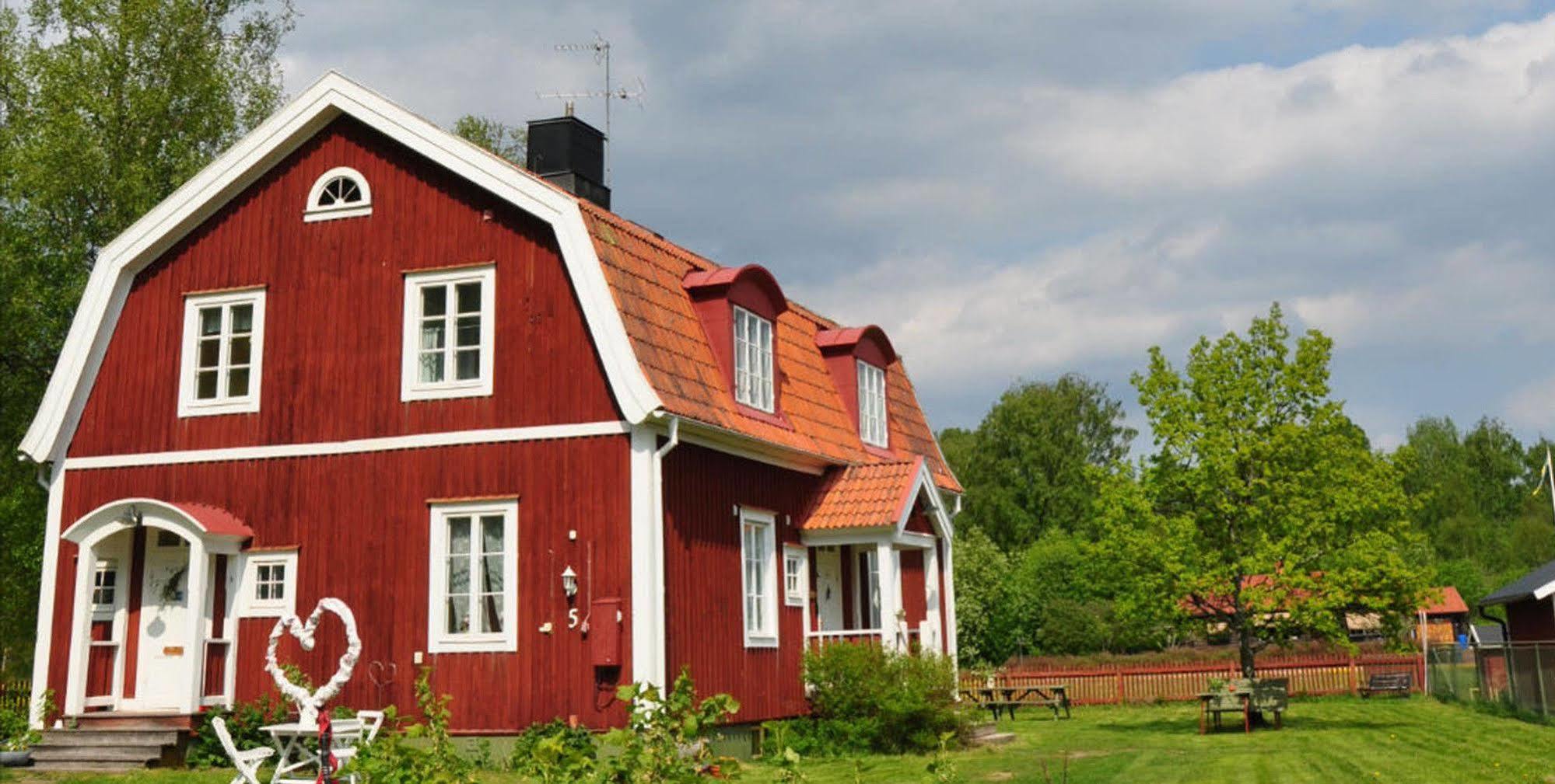 Mora Vandrarhem Och Gaesthem Vinas Exterior photo