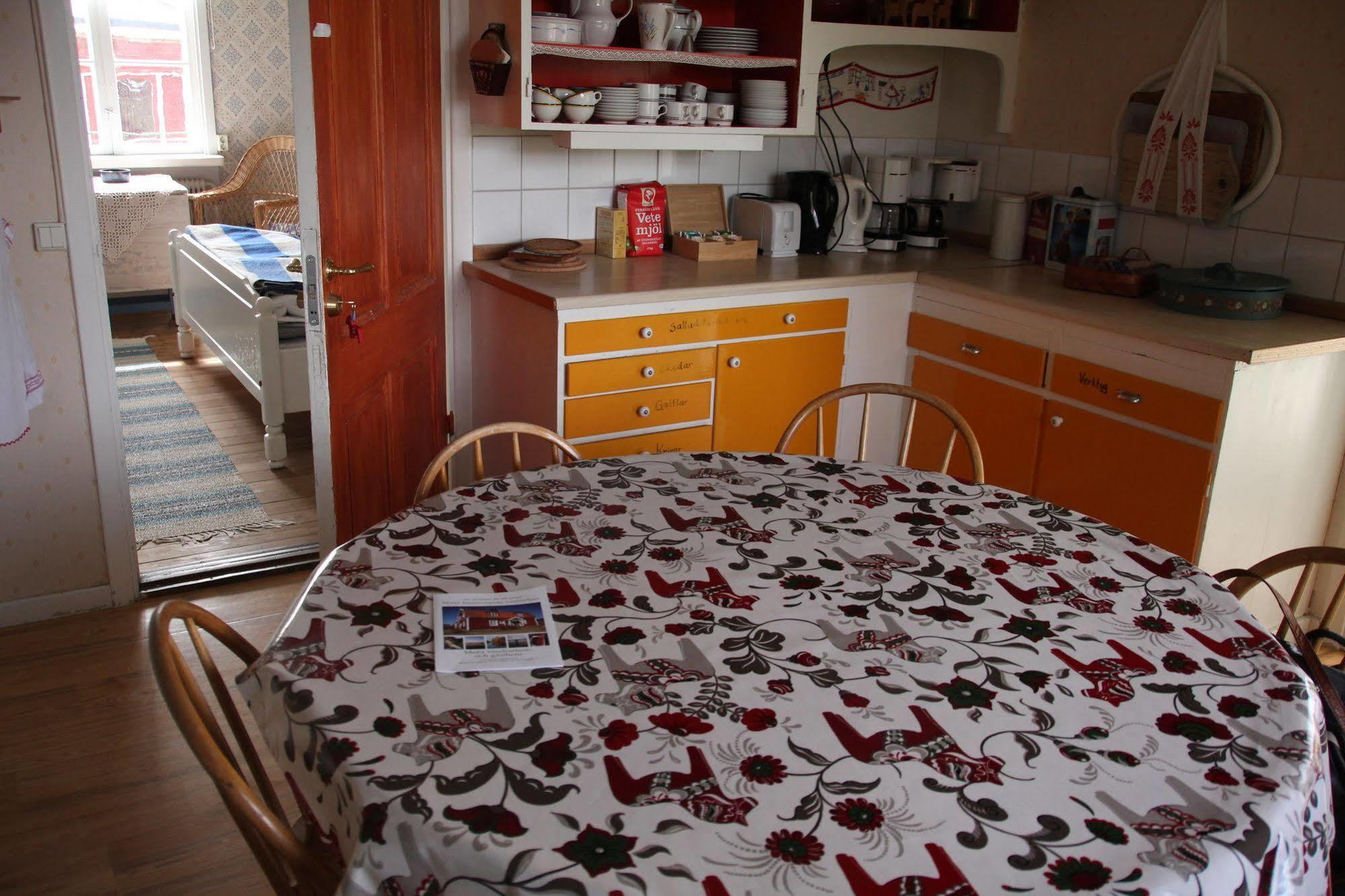 Mora Vandrarhem Och Gaesthem Vinas Exterior photo