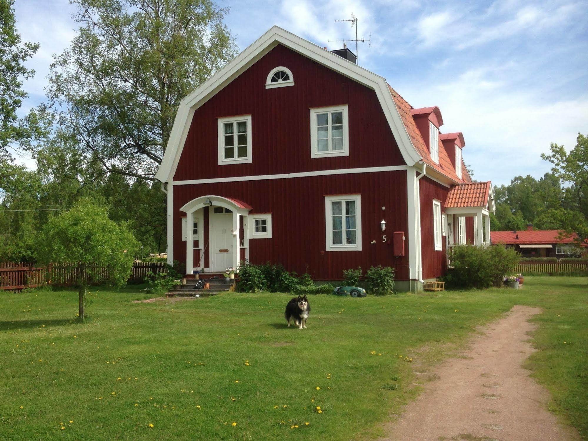 Mora Vandrarhem Och Gaesthem Vinas Exterior photo